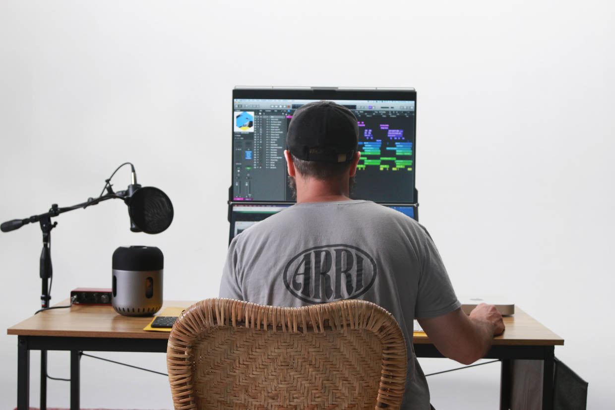 4 Benefits of a Stacked Monitor Setup | Mobile Pixels